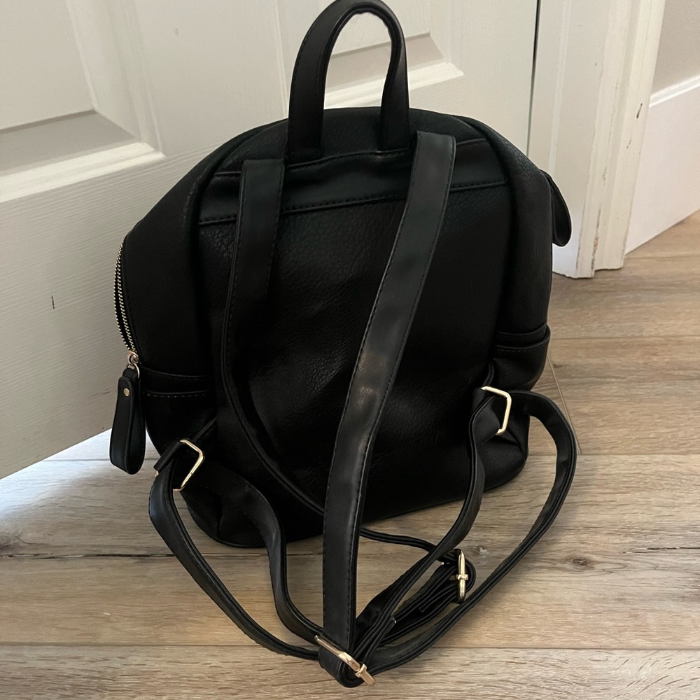 Small Leather Backpack - Picture 4 of 5